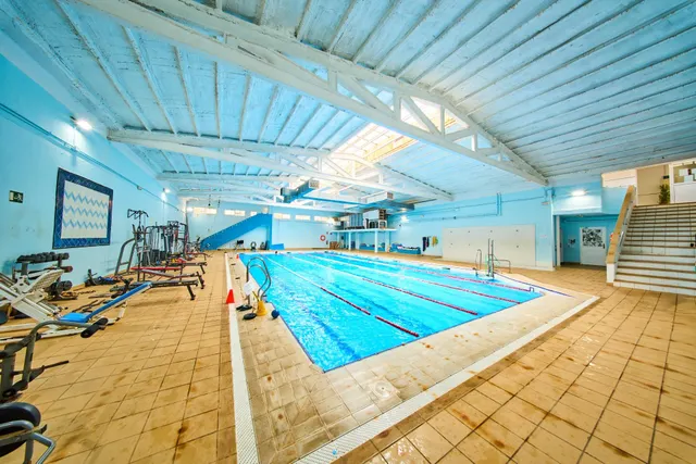 Piso Alminares del Genil, pisazo de 195 m2 con piscina, sauna y gimnasio — 34
