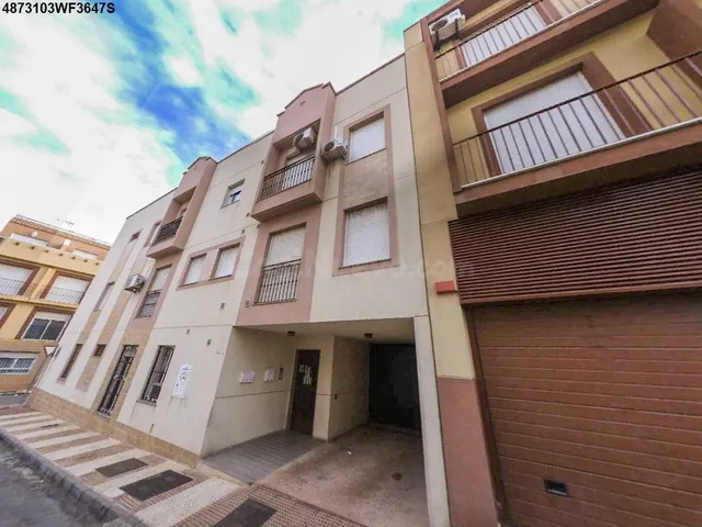 Se vende Plaza de Garaje sin Posesión en Roquetas de Mar