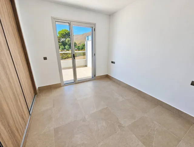 Un ático dúplex donde el espacio interior y el exterior forman parte de la misma casa — 17