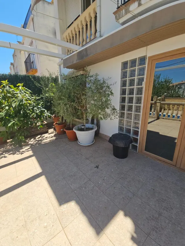 229 m2, 3 plantas y 8 placas solares para vivir sin mirar el recibo a fin de mes — 31