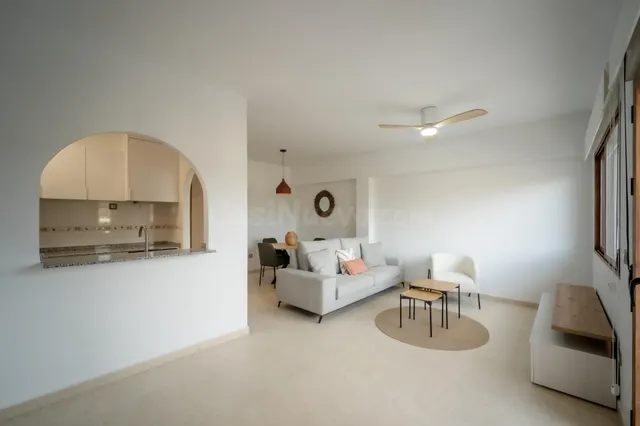 Acogedor apartamento de 2 dormitorios con terraza en Cuevas 