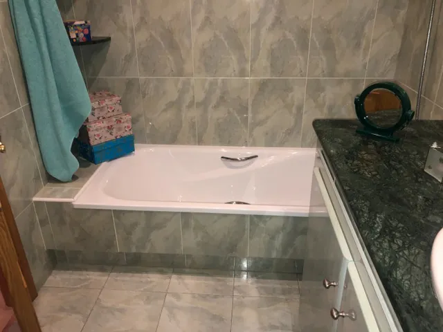 Excelente PISO junto Teatro Cervantes-Abaran. — 9