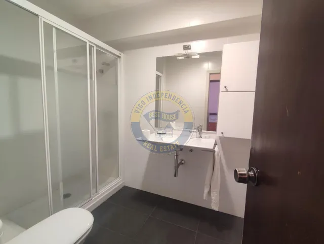 Exclusiva vivienda de gran amplitud en pleno centro de Vigo, entorno Pizarro — 30