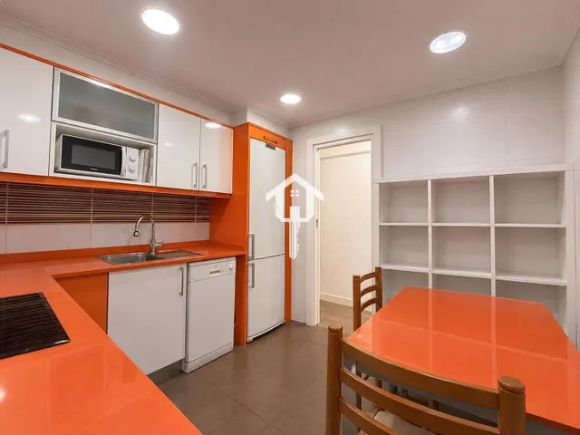 Piso en venta en Alicante. zona de carolinas altas. 90m2, 3 habitaciones, 1 baño, segunda planta con ascensor. — 16