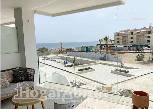 ¡1ª LINEA DE LA PLAYA! ÁTICO CON GARAJE, DOS TERRAZAS Y PISC