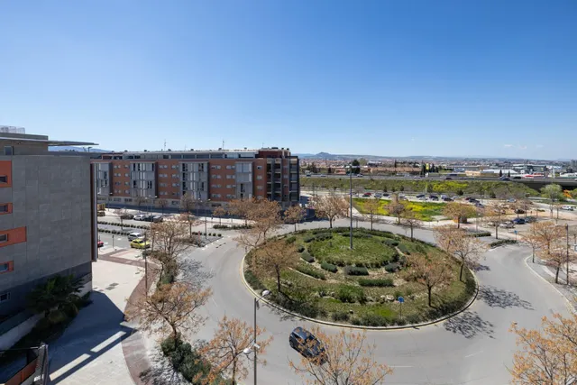Ático Dúplex Reformado con Terraza de Ensueño en Armilla — 23