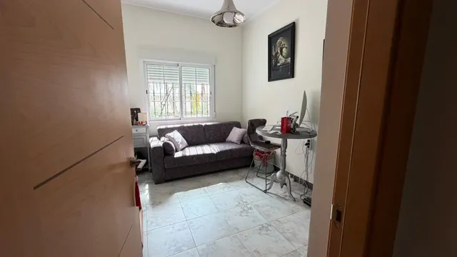 VILLA DE 4 DORMITORIOS Y 3 BAÑOS. PARCELA DE 1.850 M2. CON PISCINA CLIMATIZADA Y CASA DE INVITADOS INDEPENDIENTE EN CATRAL. — 39