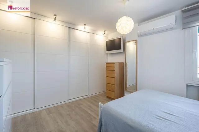 PISO REFORMADO CON VISTAS PANORÁMICAS A UN PASO DEL CENTRO DE GRANADA — 22