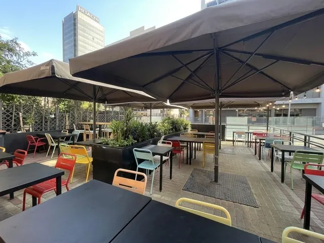 BAR RESTAURANTE con salida de humos y terraza — 15