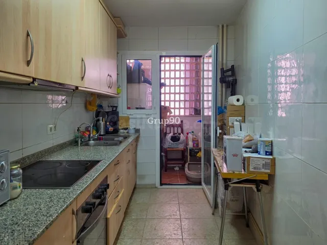 ¡Oportunidad en Calle Vallcalent: Espacio, tranquilidad y ub - foto 4