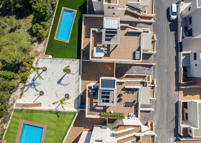 OBRA NUEVA! BUGALOW EN SAN MIGUEL DE SALINAS. 2 DORM. 2 BAÑOS. PISCINA+GARAJE. — 45