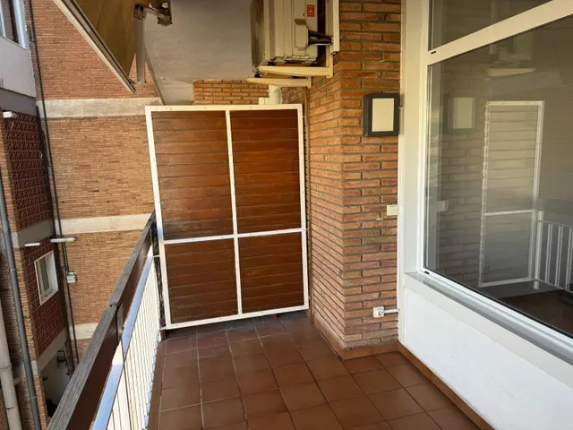 Pis en lloguer - les corts — 6