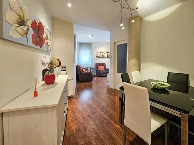 Inmueble en venta con terraza, plaza de garaje y trastero junto al Metro Urgel! — 14