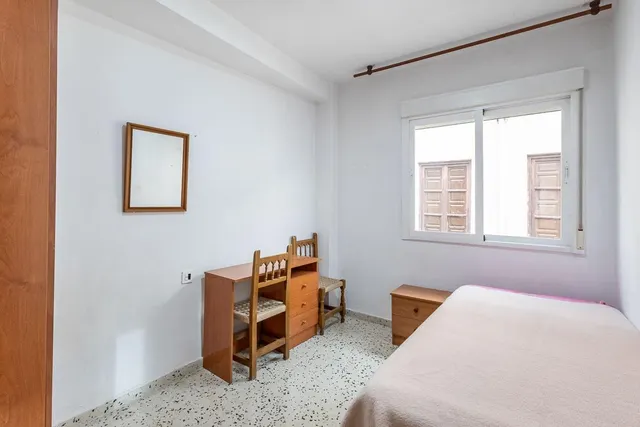 Piso 4 dormitorios en C/ San Juan de Dios de Granada. — 19