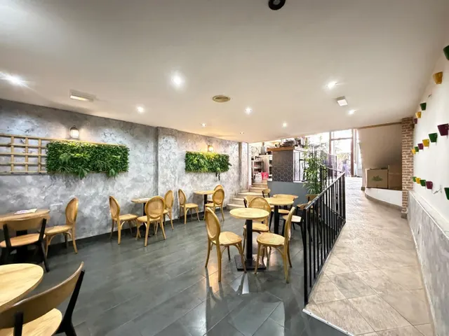 Local comercial 150m² en venta - torrevieja — 12