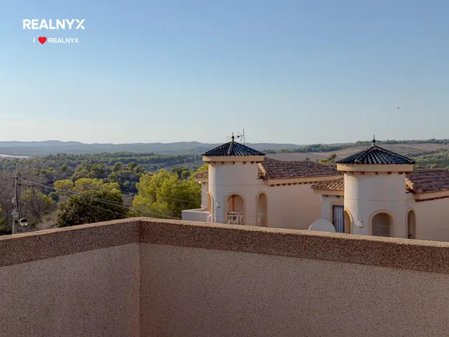 Orihuela Costa! Impresionante Villa Mediterranea con generosa parcela y amplias terrazas + Solarium privado con vistas panorámicas y piscina privada — 21