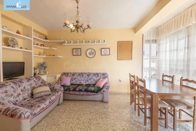 Piso 3 habitaciones en Calle Santa Margarita, junto Cmno. Bajo de Huétor — 3