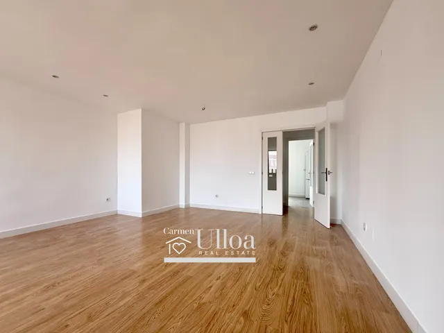 AMPLIA Y LUMINOSA VIVIENDA EN ALQUILER EN AVENIDA ÓSCAR ESPLÁ CON PARKING — 8