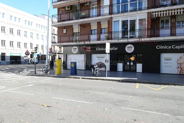 Amplio Local Comercial en Esquina con Excelente Visibilidad - foto 3