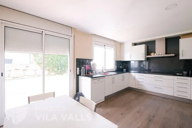 Chalet con piscina y 6 habitaciones en Can Regasol — 4