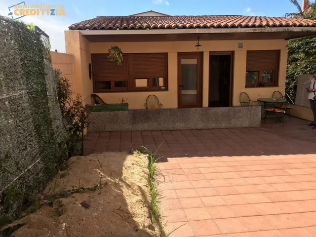 CASA CON TERRAZA Y PISO - foto 3