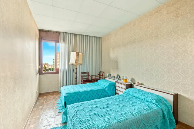 Excepcional piso muy alto con terraza y vistas al mar — 32