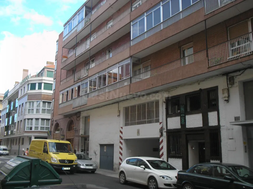 MONCASA VENDE Garaje cerrado.