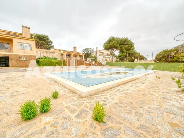 Espectacular Villa muy próxima a La Manga del Mar Menor - foto 4