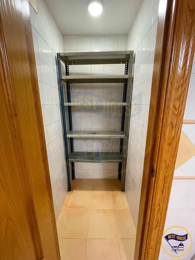 PISO EN ALQUILER — 23
