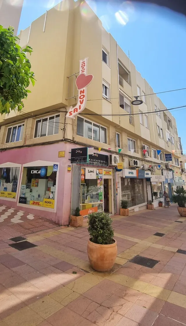 OFICINA CON POSIBILIDAD DE HACER CAMBIO DE USO A VIVIENDA - foto 2
