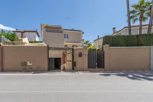 ESPECTACULAR CHALET INDEPENDIENTE EN GOJAR CON ALTA EFICIENC