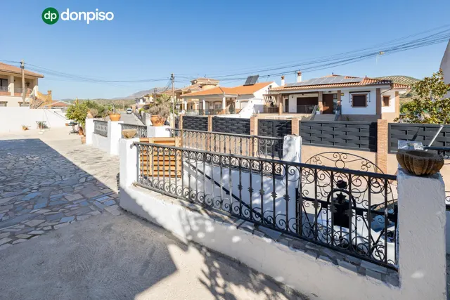 Chalet en zona residencial de Deifontes — 13