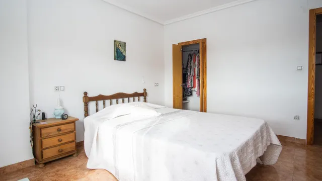 Piso muy luminoso con vistas despejadas y listo para entrar a vivir en zona San Francisco de Elda — 12