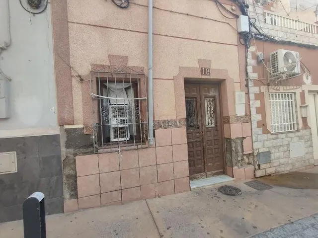 SE VENDE otro OKUPA en C MARIPOSA 18 de Almería - foto 3