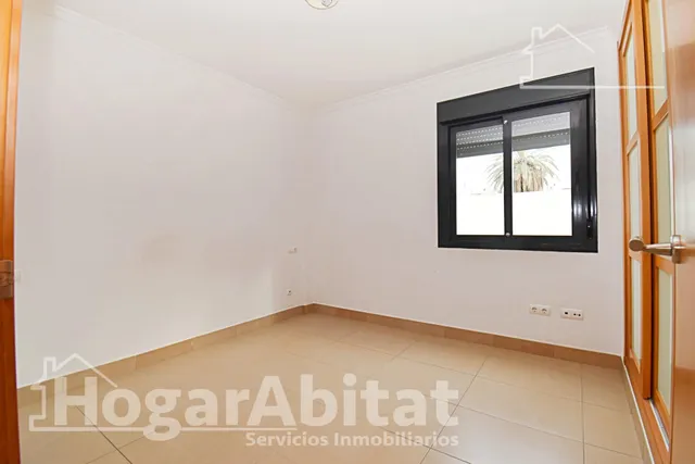 Espacio y libertad al aire libre en esta cómoda planta baja con terraza y patio — 10