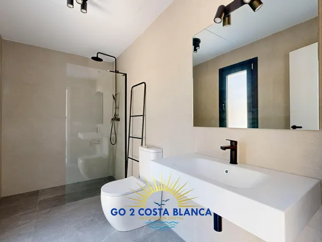 Pareado 3 habitaciones 323m² en venta - Urbanizaciones — 36