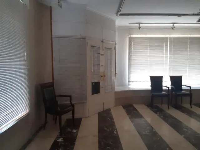 Local comercial en la Avenida — 3