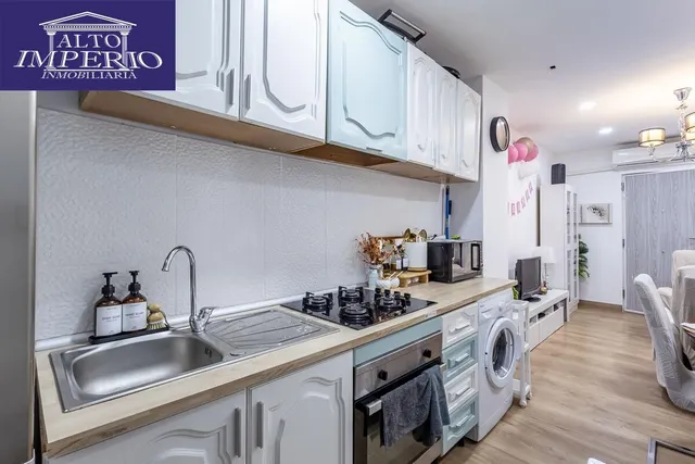 Local adaptado a vivienda en el Zaidin. — 7