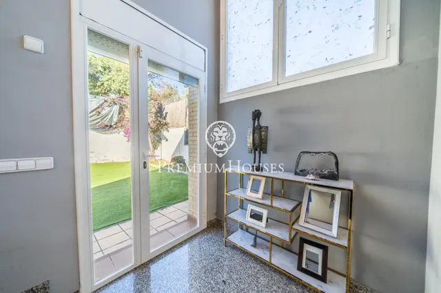 Chalet en venta con ascensor, piscina y grandes espacios en Canet de Mar — 25