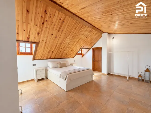 Dos casas, piscina privada y barbacoa en una parcela de 970 m2 — 22