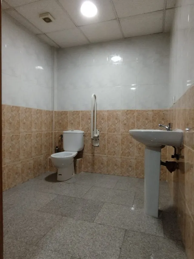ENTRESUELO PARA OFICINAS JUNTO CENTRO COMERCIAL VEGA PLAZA — 24