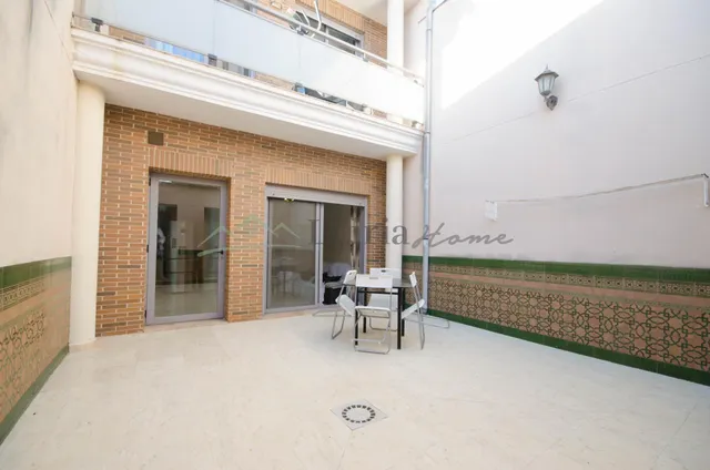 Ref. 04409. Casa de pueblo adosada con amplio patio, terraza y garaje en Vilamarxant. — 36