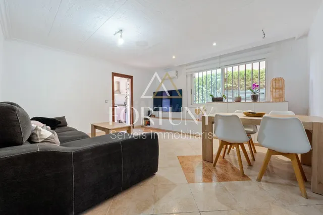 Casa en venta en calle Brugent, Reus. - foto 5