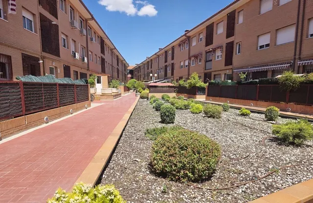 ¡CHICAS ESTUDIANTES! PISO DE TRES habitaciones EN ALQUILER, CON PLAZA DE GARAJE EN VILLANUEVA DE LA CAÑADA — 18