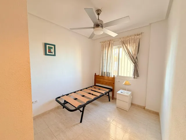Apartamento situado en el kilómetro 14 de La Manga del Mar Menor, en el residencial Puerto Mar I y II. — 15