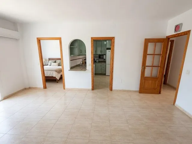 Piso de 3 dormitorios con vistas al mar y piscina — 6