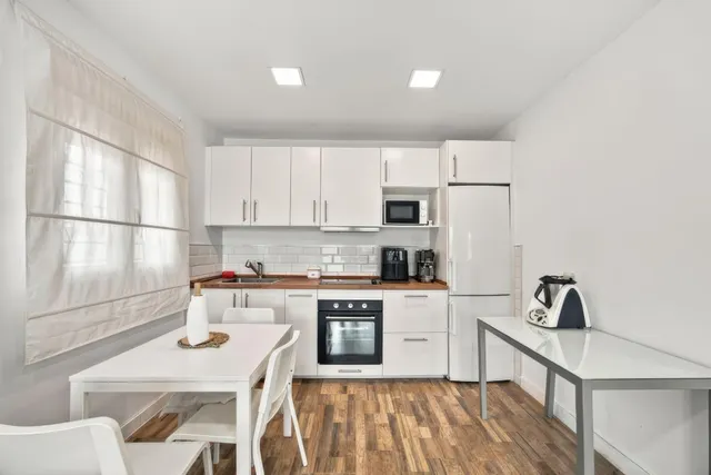 Venta de chalet en pago de humo con piscina privada — 10