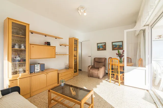 ¿y si pudieras tener vistas al mar desde la terraza de tu apartamento? ¿y si bajar a la playa es simplemente dicho y hecho? — 11