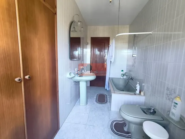 Casa de piedra gallega en venta en Begonte: espacio, encanto y tranquilidad — 31