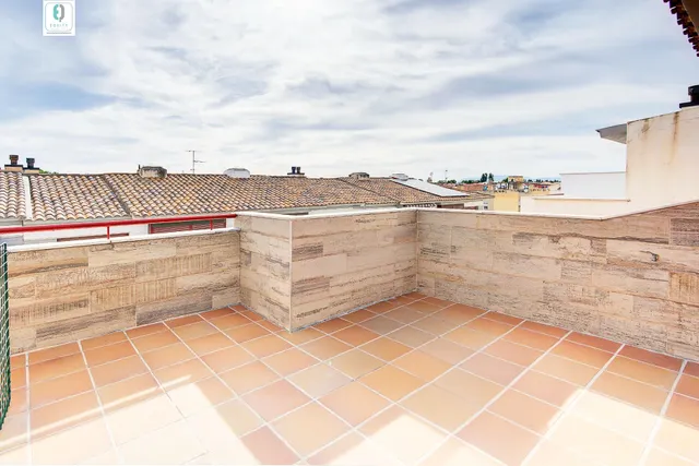 Exclusiva vivienda de 305 m2 construidos aprox junto al centro comercial nevada — 24